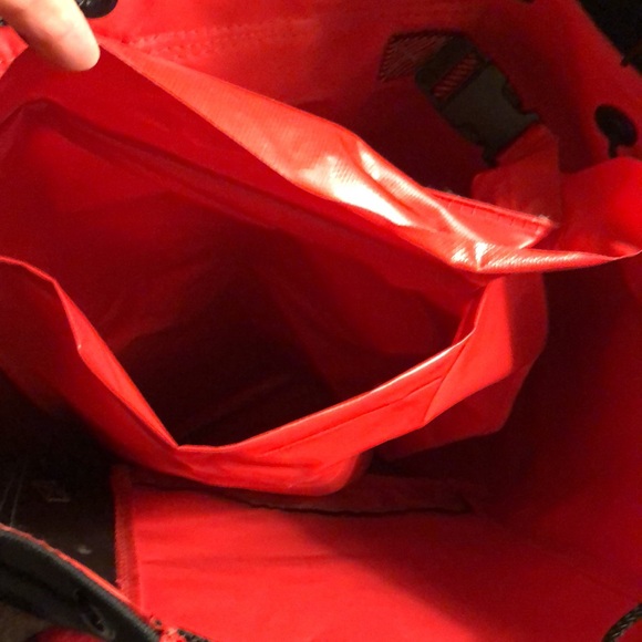 Marlboro Unlimited Drawstring Red Duffel Shoulder Bag Vintage 90’s. - Picture 11 of 15